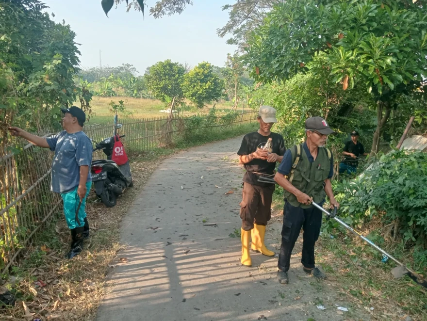 Gotong Royong Warga Kp.Sentul Utara Dusun Sukamulya